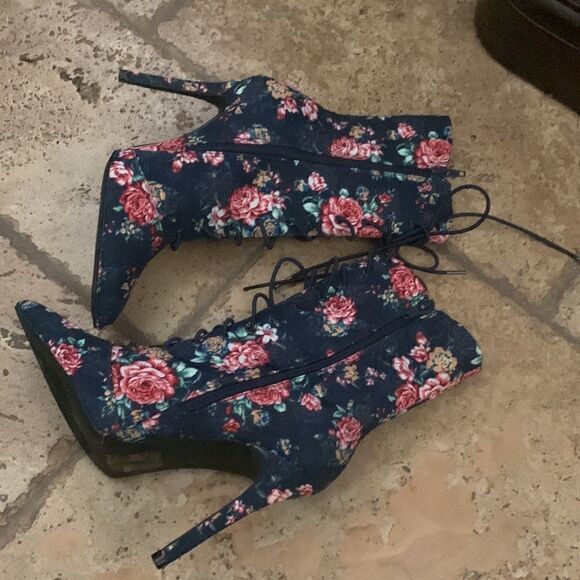 Floral Blue Printed Boots - Picture 5 of 8